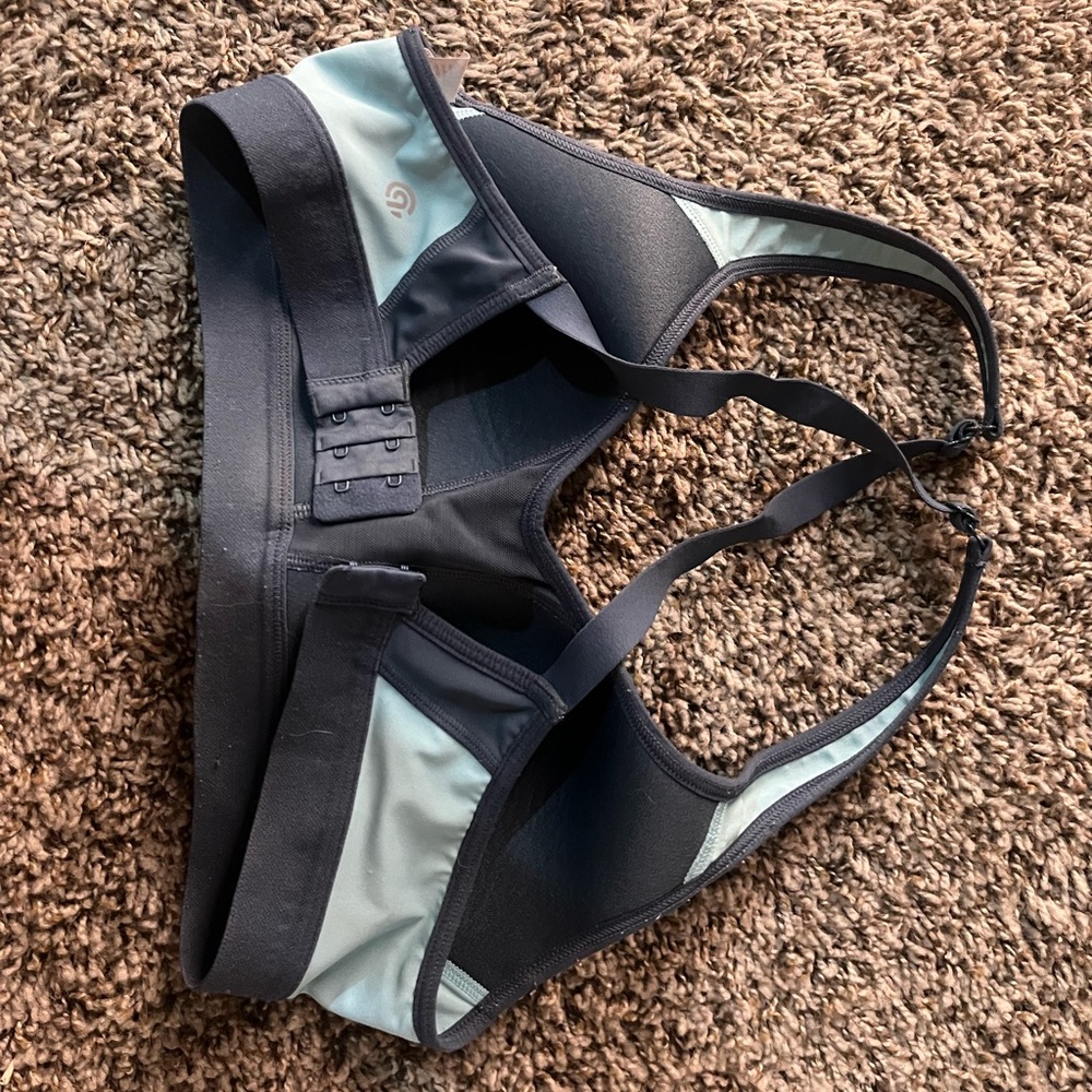 Sports Bra - Picture 3 of 4